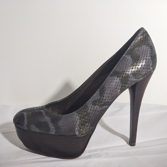 Stuart Weitzman platform stilettos 7 - Picture 1 of 6
